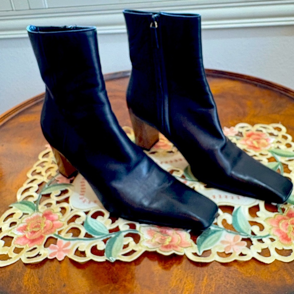 Gucci Black Leather Heeled Boots